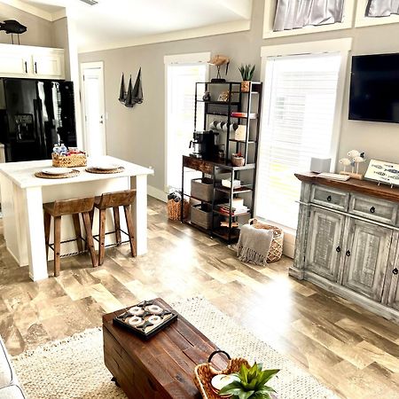 The Little Getaway-Sleeps 4, Firepit, Pet Friendly Villa Pottsboro Exterior photo