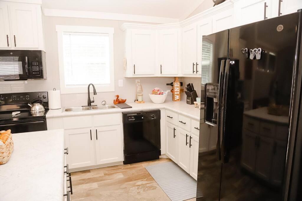 The Little Getaway-Sleeps 4, Firepit, Pet Friendly Villa Pottsboro Exterior photo