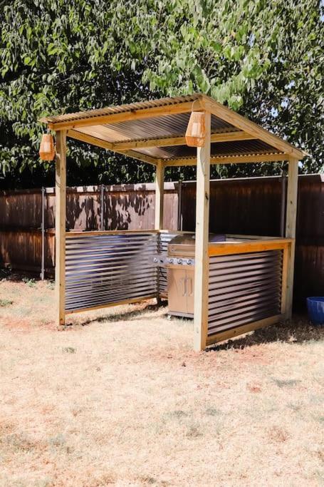 The Little Getaway-Sleeps 4, Firepit, Pet Friendly Villa Pottsboro Exterior photo