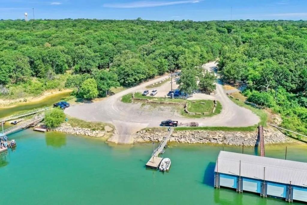 The Little Getaway-Sleeps 4, Firepit, Pet Friendly Villa Pottsboro Exterior photo